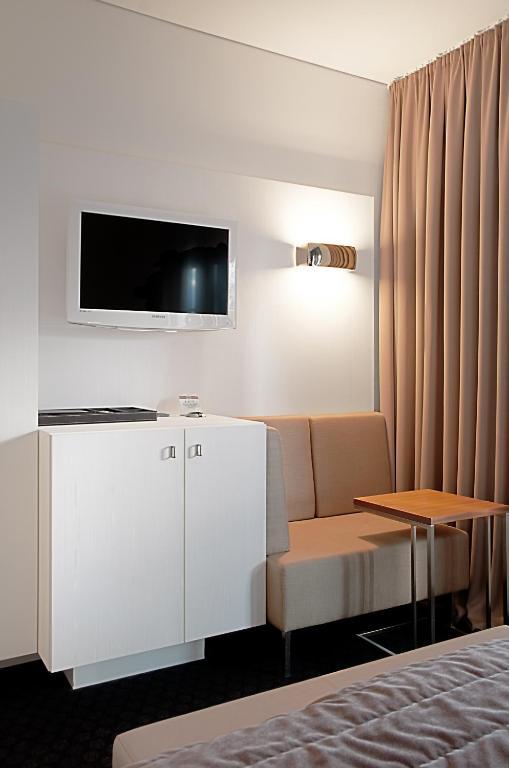 Standard Double Room,1211772268:JPEG